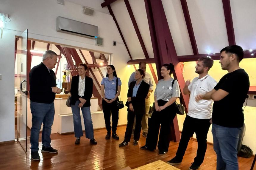 El ministro Álvarez estuvo en la inauguración