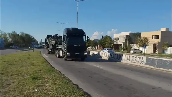 Llegan a Toay los blindados Stryker 