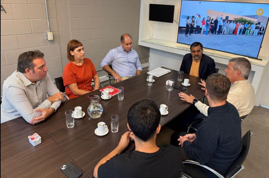Acuerdo con la Universidad de Coacuterdoba para acompantildear a estudiantes de La Pampa
