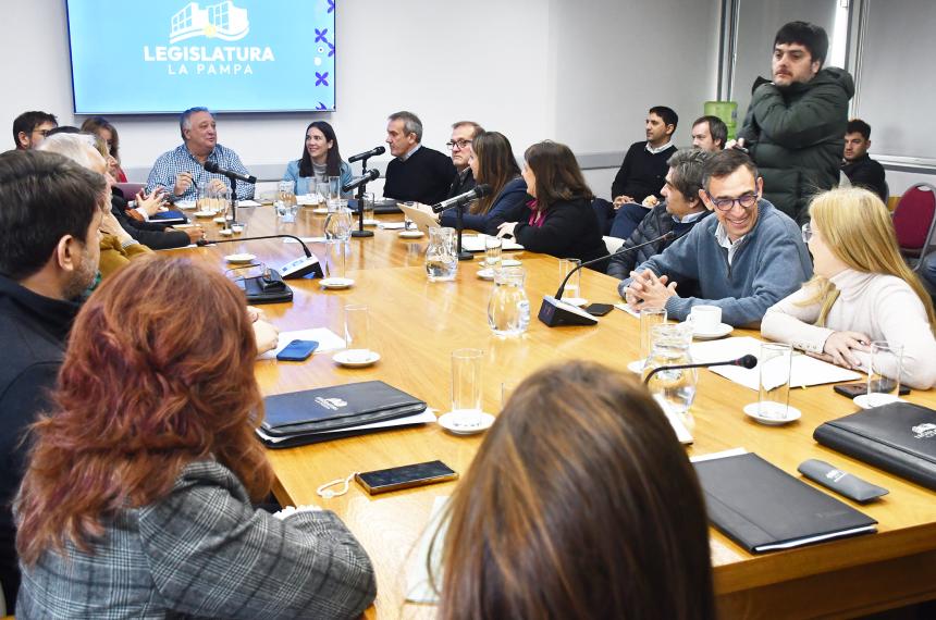 La oposicioacuten exige votar la licitacioacuten antes de la trancisioacuten de Medanito