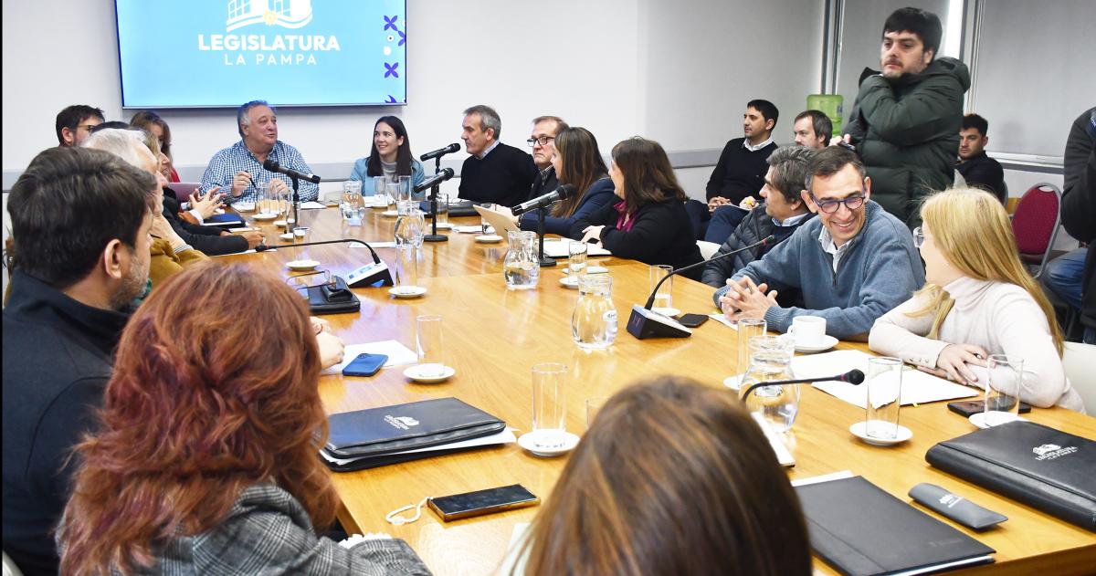 La oposicioacuten exige votar la licitacioacuten antes de la transicioacuten de Medanito