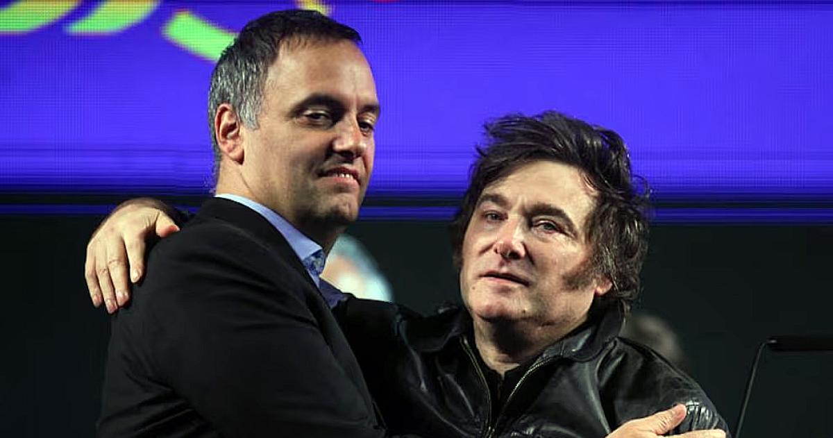 El presidente Javier Milei y el jefe de Gabinete Manuel Adorni celebraron la baja de la pobreza