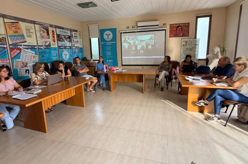 UTELPa pidioacute reabrir la paritaria docente y fijoacute una agenda de temas urgentes