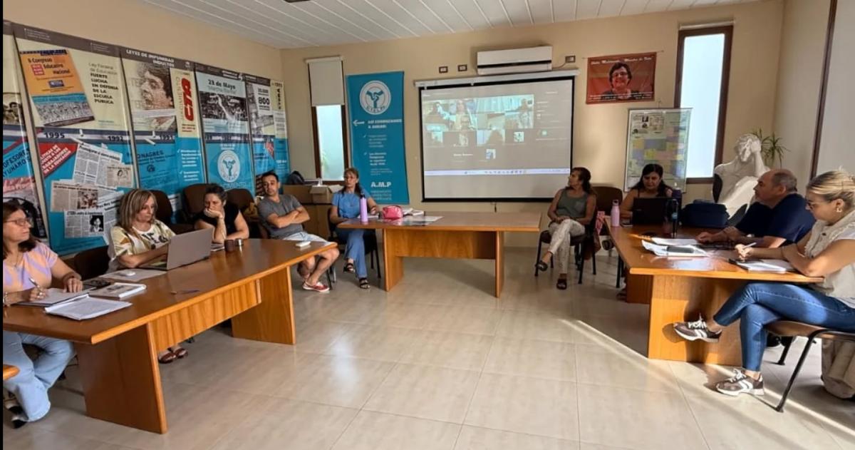 UTELPa pidioacute reabrir la paritaria docente y fijoacute una agenda de temas urgentes