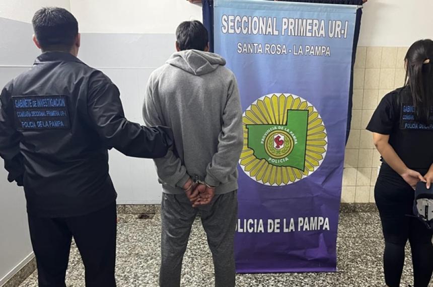 El sospechoso permanecer� detenido mientras se investigan las cinco causa en su contra