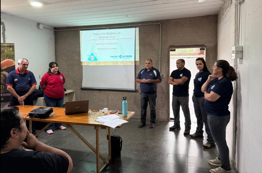 Capacitan para fortalecer el sistema de emergencias