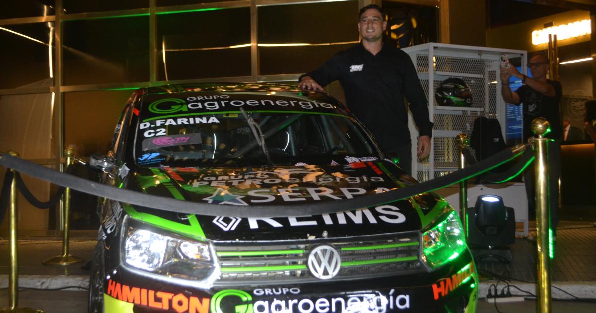 El diacutea especial de Diego Farina