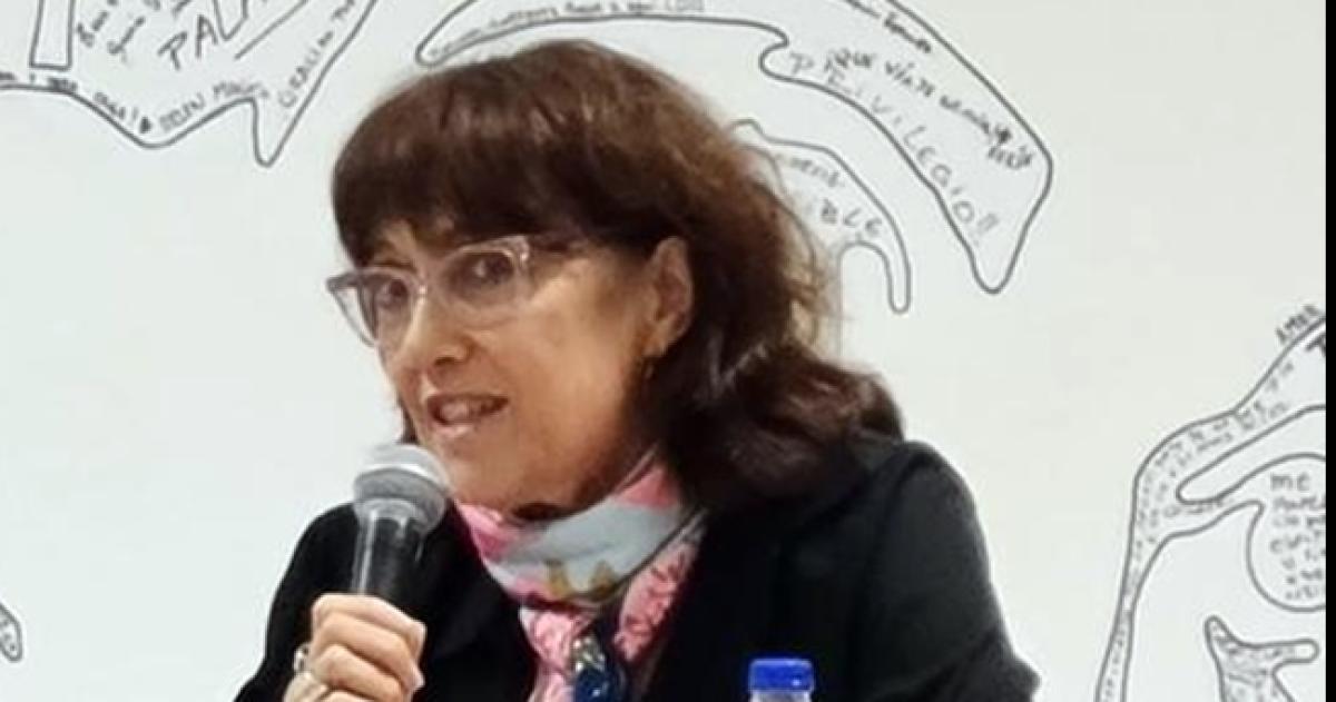 Ana Silvia Galaacuten presenta 1976 - Croacutenica de un verano en sombras