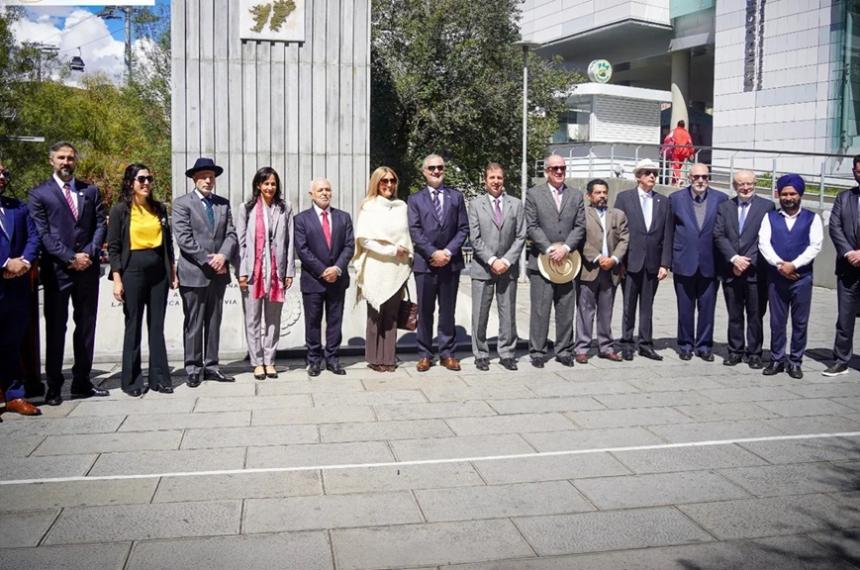 Bolivia presente en uno de los actos por el 2 de abril