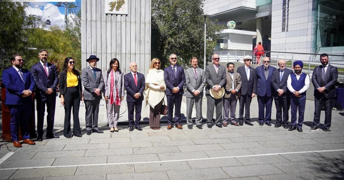 Bolivia presente en uno de los actos por el 2 de abril