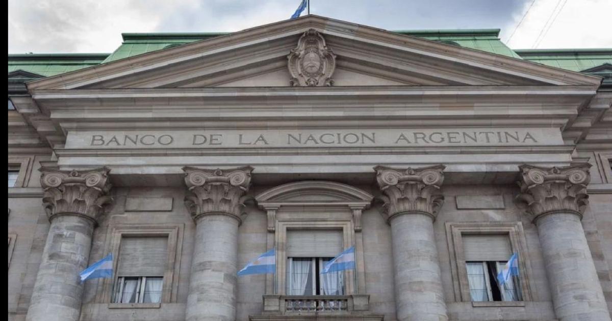 El BNA en la mira por dar créditos a funcionarios y autoridades de LLA