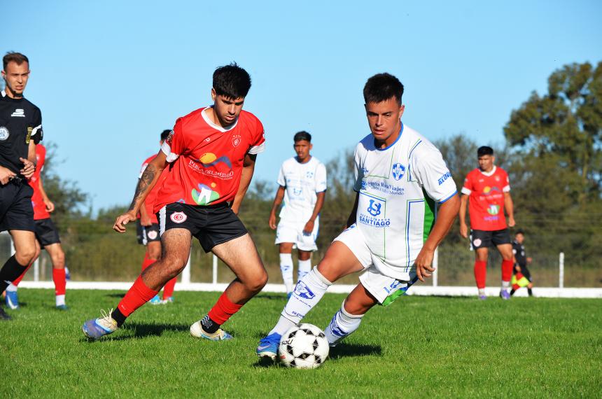 Brian Serrano fue una de las figuras del partido y abrió el camino de la victoria para La Barranca