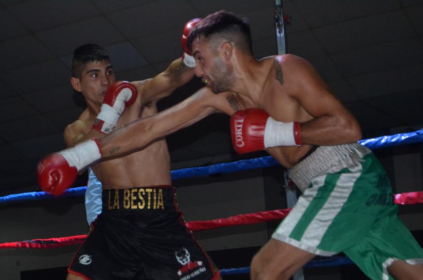 La Bestia Corbal�n le ganó por puntos a Cristian Frelis