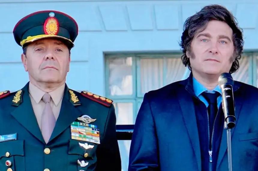 El ministro de Defensa Carlos Presti junto a Milei