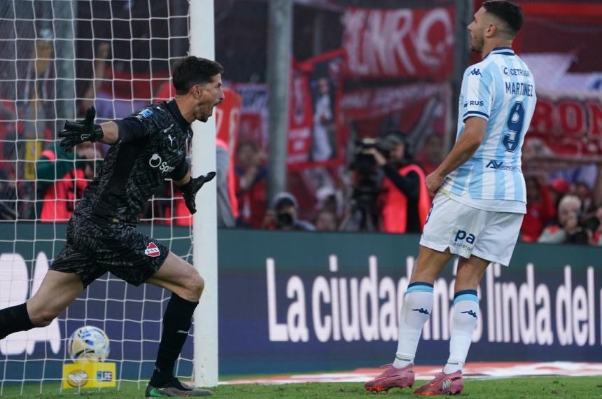 Rey festeja luego de que Maravilla errara el penal
