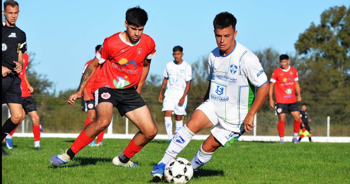 Brian Serrano fue una de las figuras del partido y abrió el camino de la victoria para La Barranca