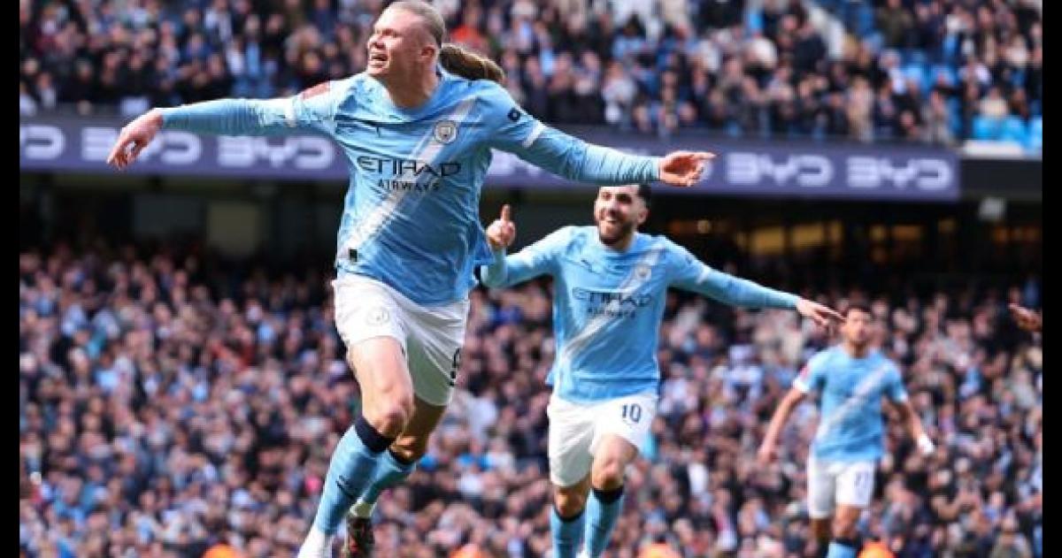 El noruego Haaland anotó tres goles