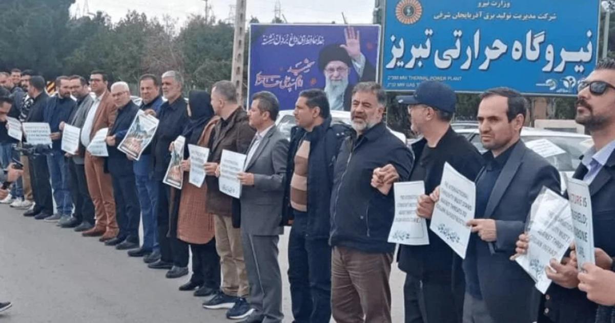 Iraniacutees formaron cadenas humanas alrededor de las centrales eleacutectricas