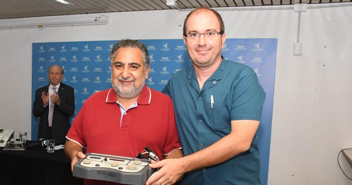 El Dr Corigliani (de verde) fue trasladado al Hospital Favaloro