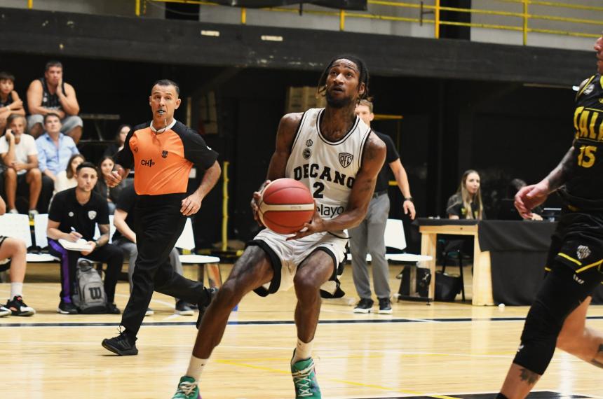 Mosley terminó con 18 puntos en el ataque de Pico FB