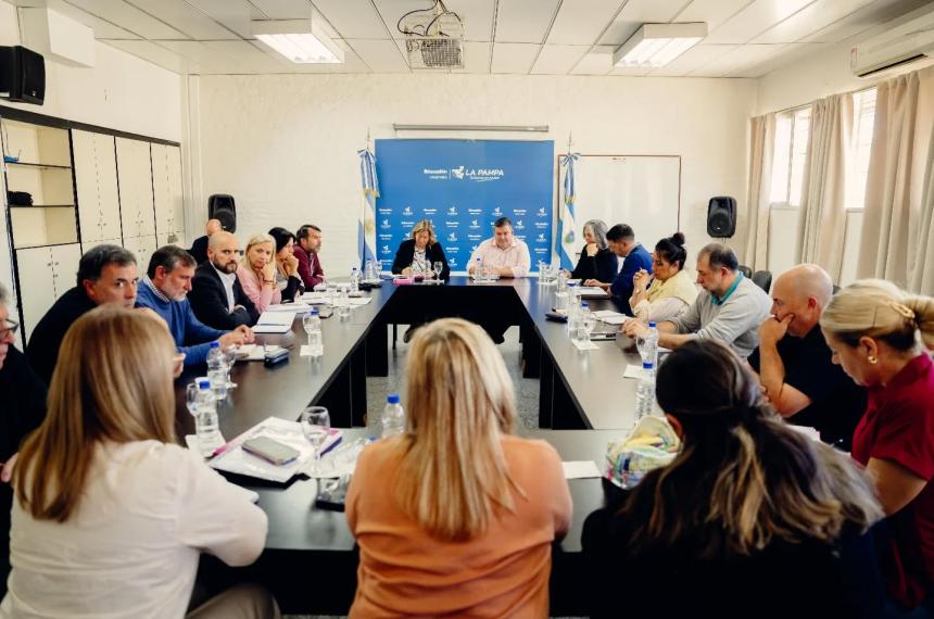 Se reunió la paritaria docente para tratar condiciones de trabajo