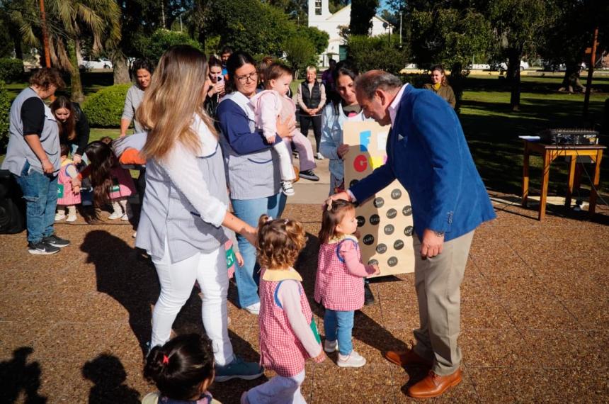 El acto se realizó en la plaza de la localidad