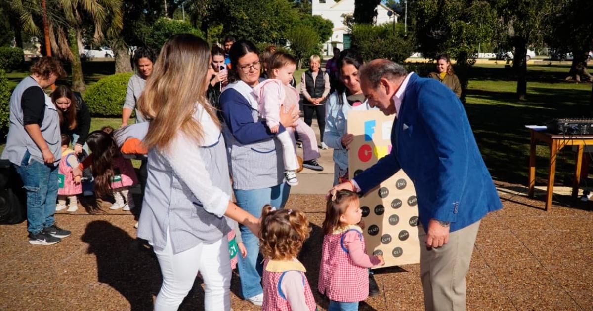 El acto se realizó en la plaza de la localidad