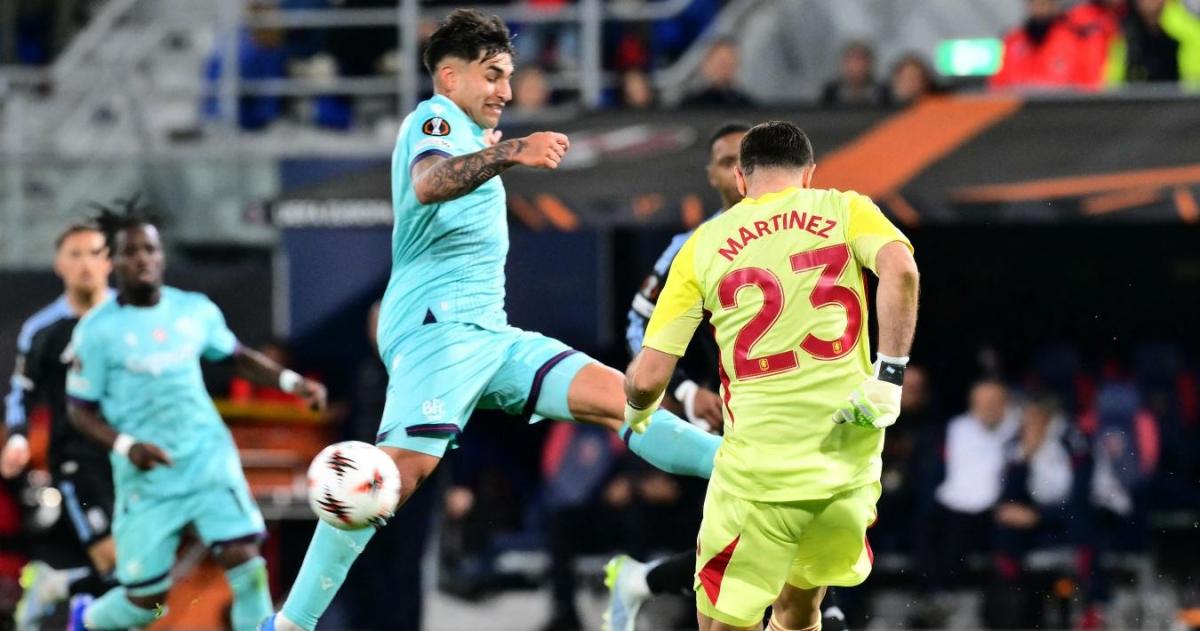 Dibu siempre protagonista en el Aston Villa