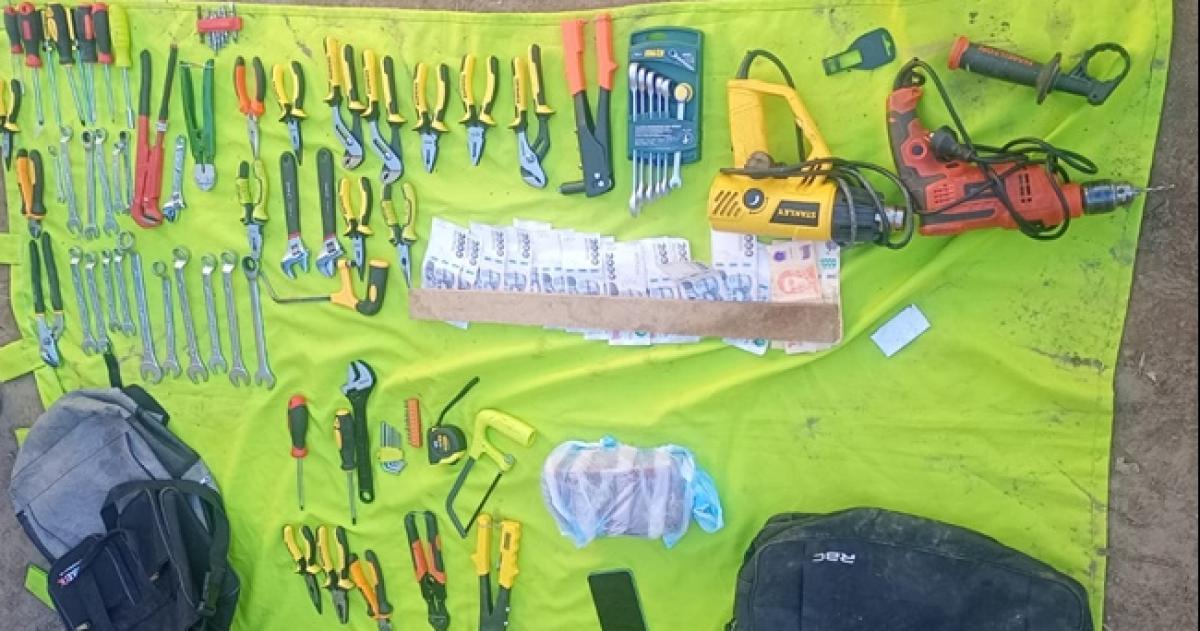 Los detenidos se llevaron herramientas alimentos y dinero en efectivo