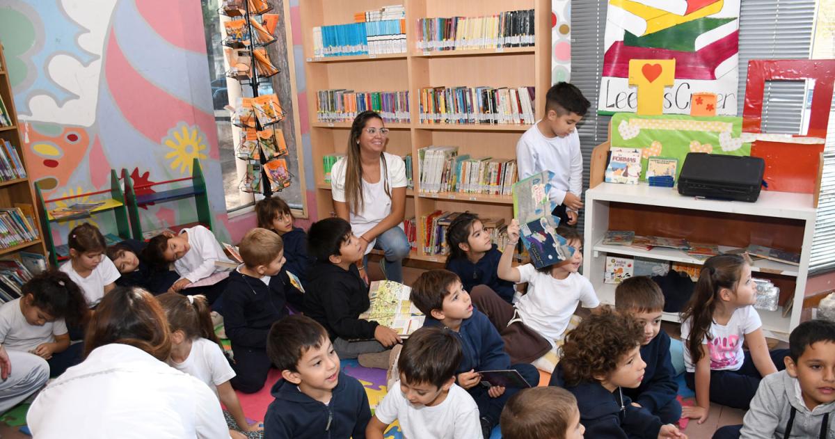 El lanzamiento se realizó en la Biblioteca Clemente J Andrada