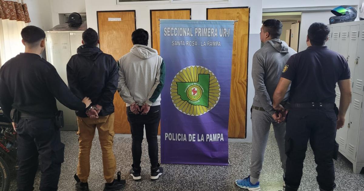 Los tres detenidos fueron trasladados a la Seccional Primera