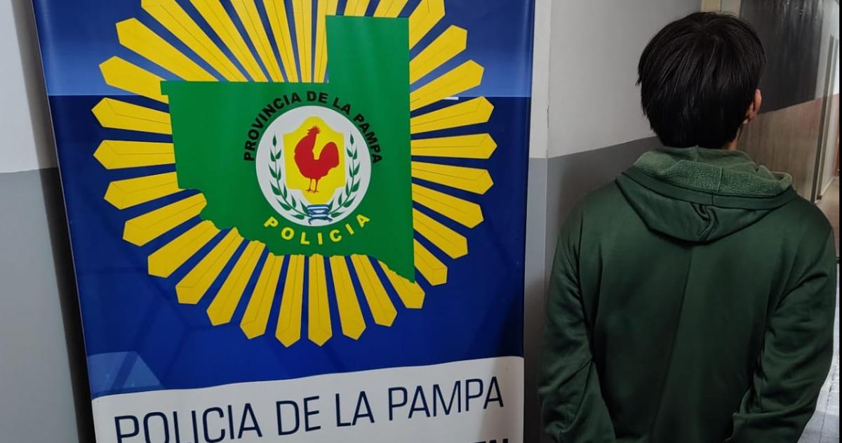 El joven detenido poro la policía de Toay
