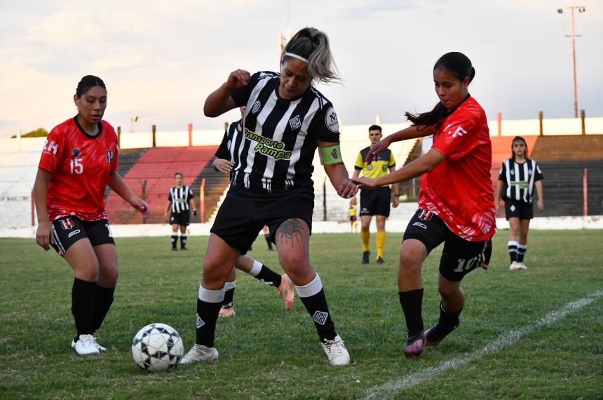 El partido se jugó con intensidad