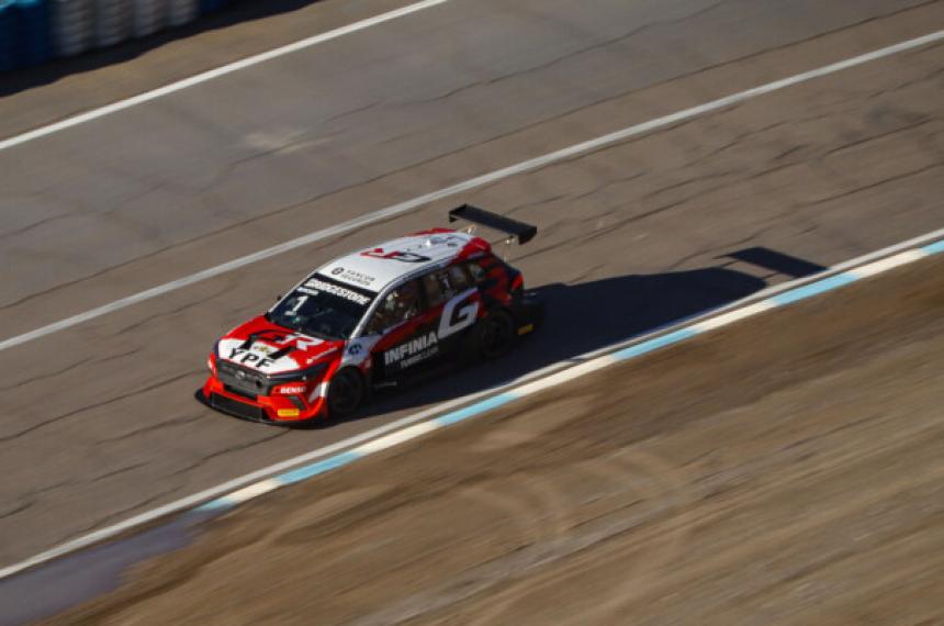 El Misil volvió a mostrar su clase en el autódromo sanjuanino