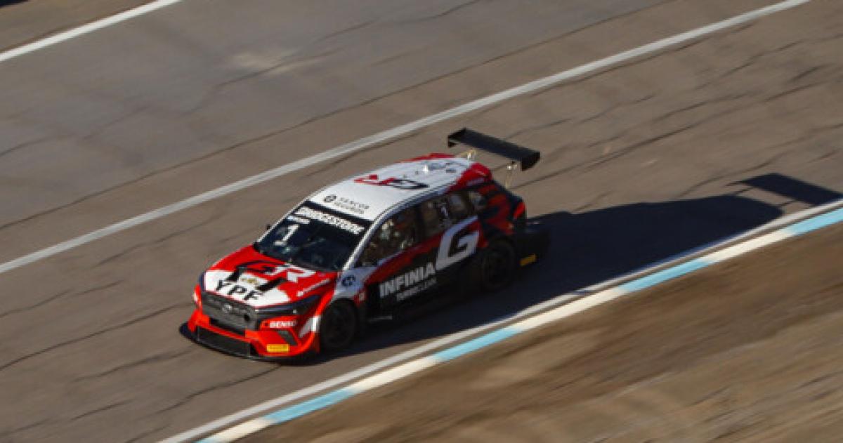 El Misil volvió a mostrar su clase en el autódromo sanjuanino