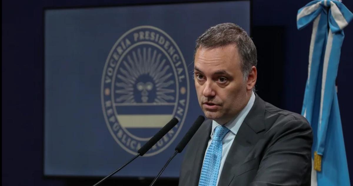 El jefe de Gabinete Manuel Adorni en una de sus conferencias de prensa