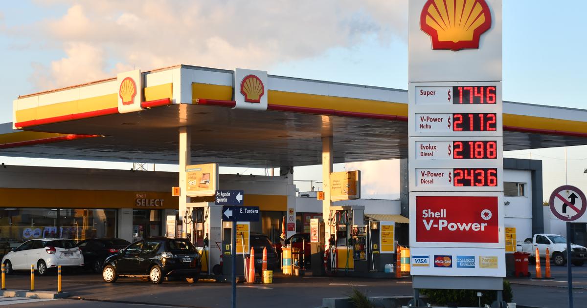 El barril a m�s de 100 dólares presiona sobre los costos locales y la brecha entre marcas se profundiza