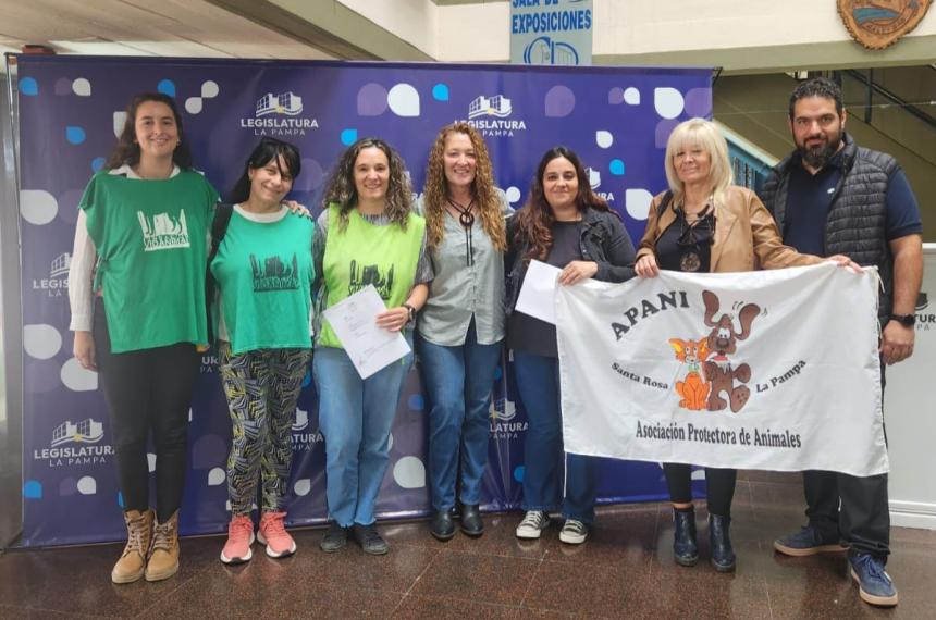 El encuentro de la diputada George con referencias de la protección de animales