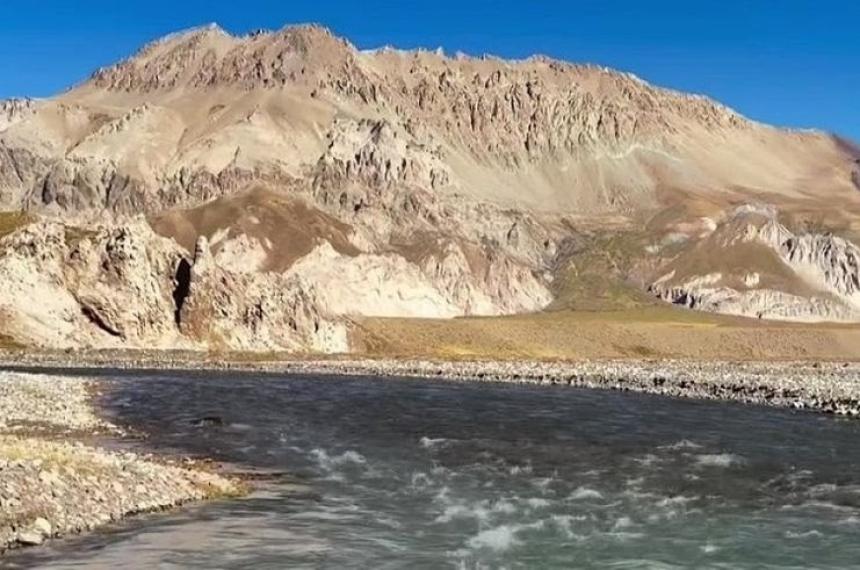  Un privado usó maquinaria pesada para facilitar el paso de animales