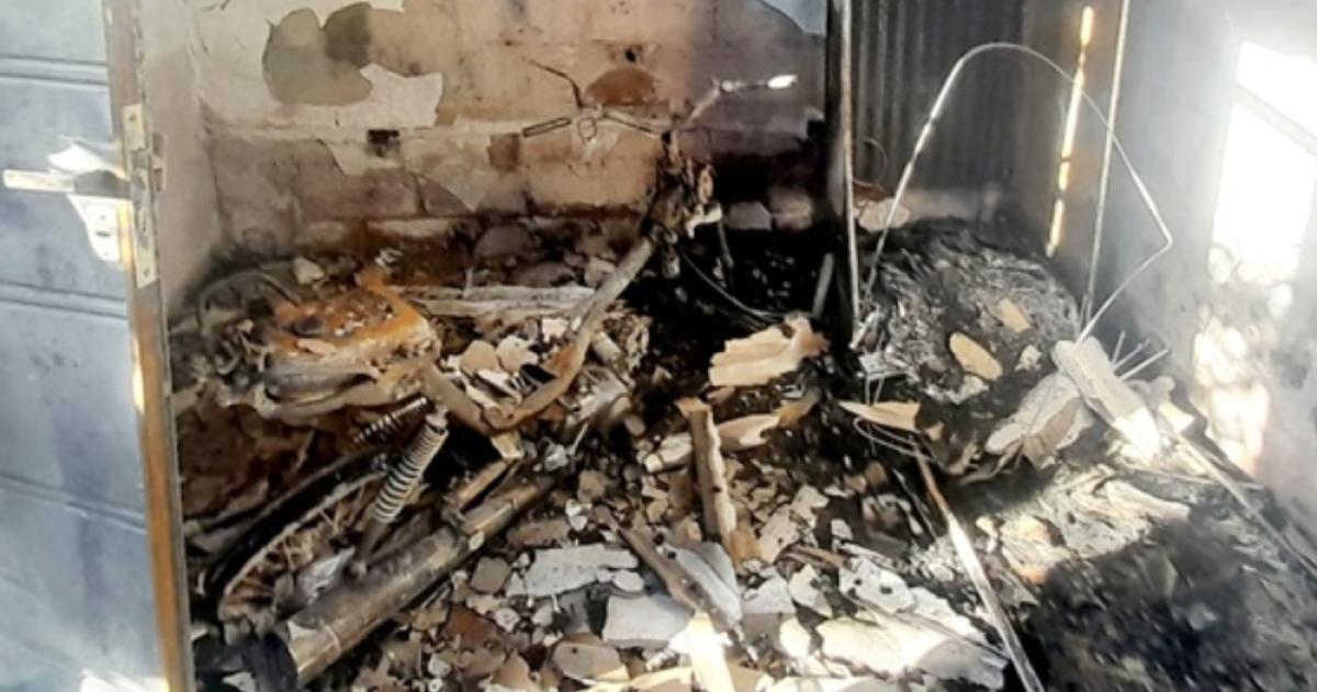 Tras una discusión la amenazó de muerte y luego encendió una motocicleta que se encontraba dentro del domicilio