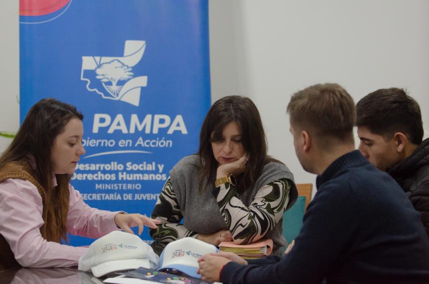 El �rea de Juventud mantuvo un encuentro con distintos municipios