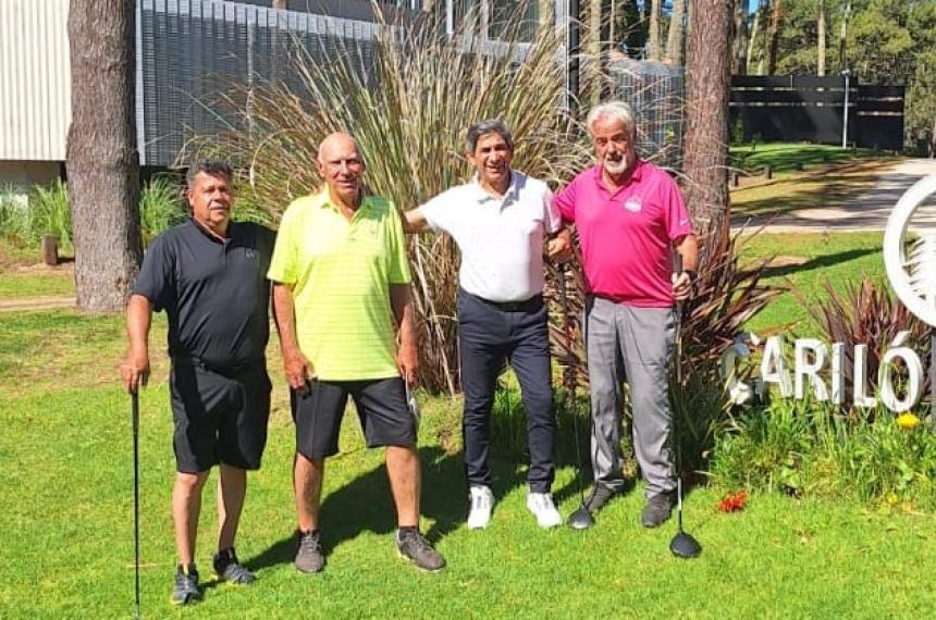 Fernando con sus amigos disfrutando del deporte