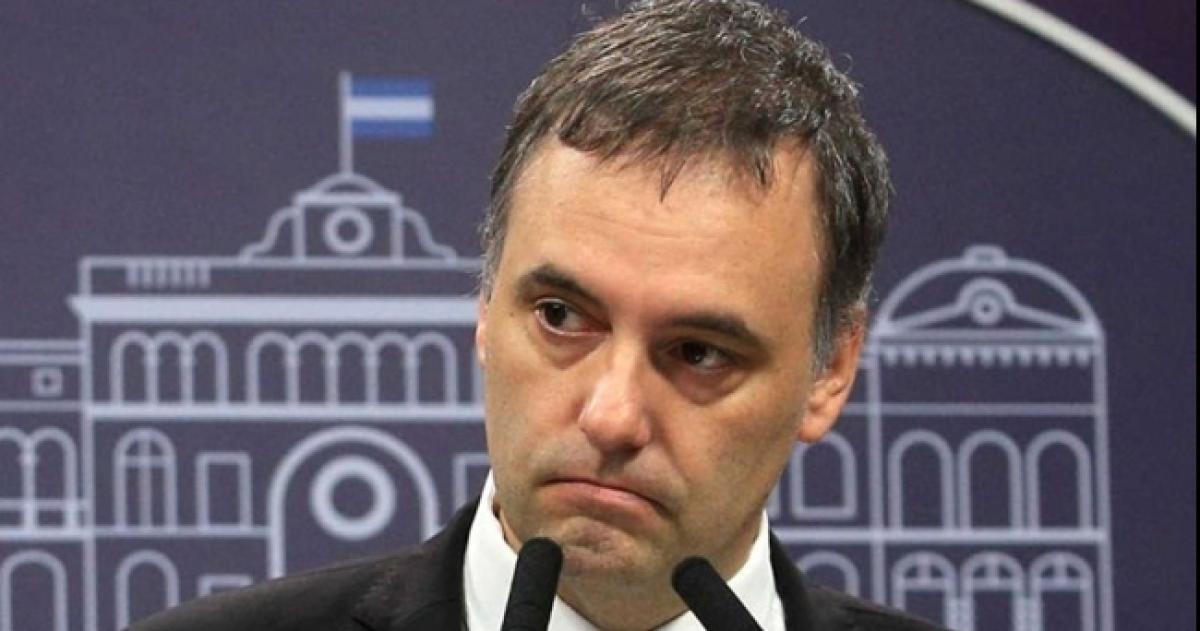 Legisladores y gobernadores piden que Adorni deje su cargo