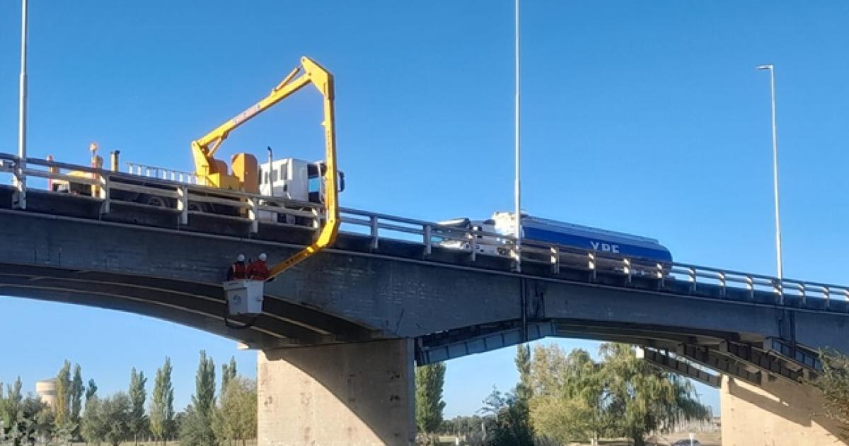 El tr�nsito pesado est� habilitado por un carril