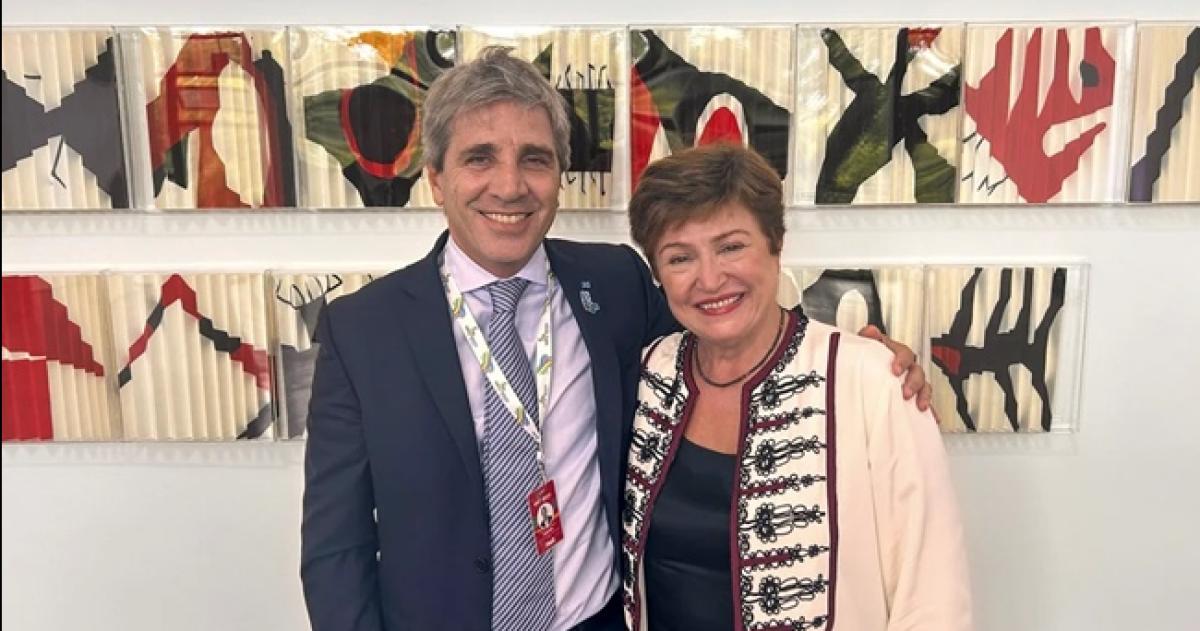 El ministro de Economía Luis Caputo y a titular del FMI Kristalina Georgieva