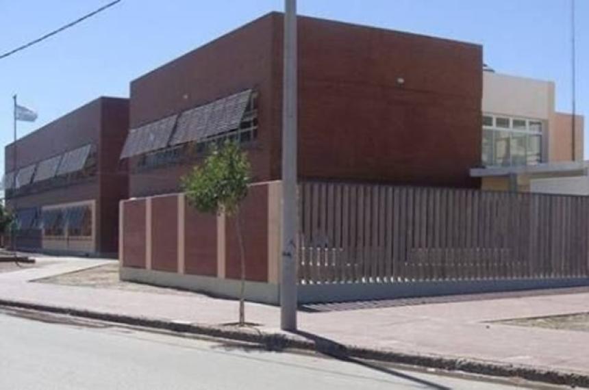 El Colegio Secundario Armando Alfageme de 25 de Mayo fue escenario de una de las pintadas
