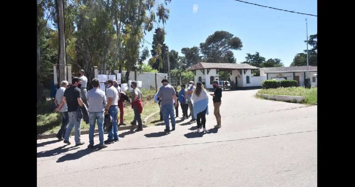 Los autoconvocados del SPF reclaman por el ajuste de Milei en sus salarios y la obra social