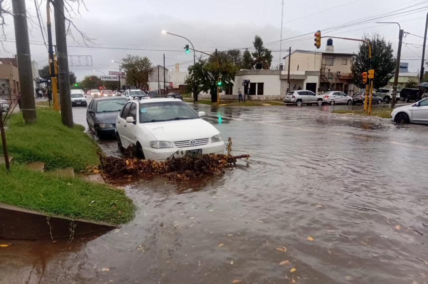 Luego de las tormentas del viernes persiste el alerta en la ciudad