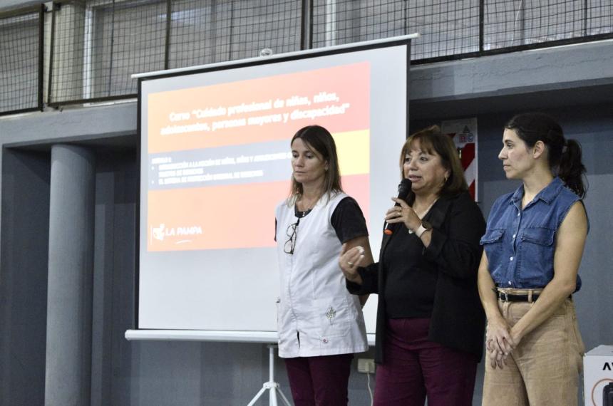 La subsecretaria de Economía Social Graciela Salvini explicó los alcances de esta instancia de formación