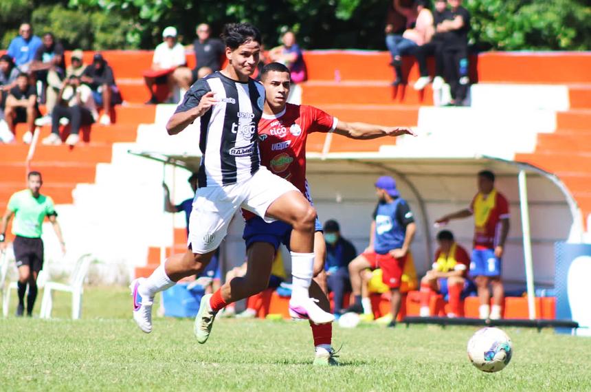 El equipo del pampeano ganó en su debut